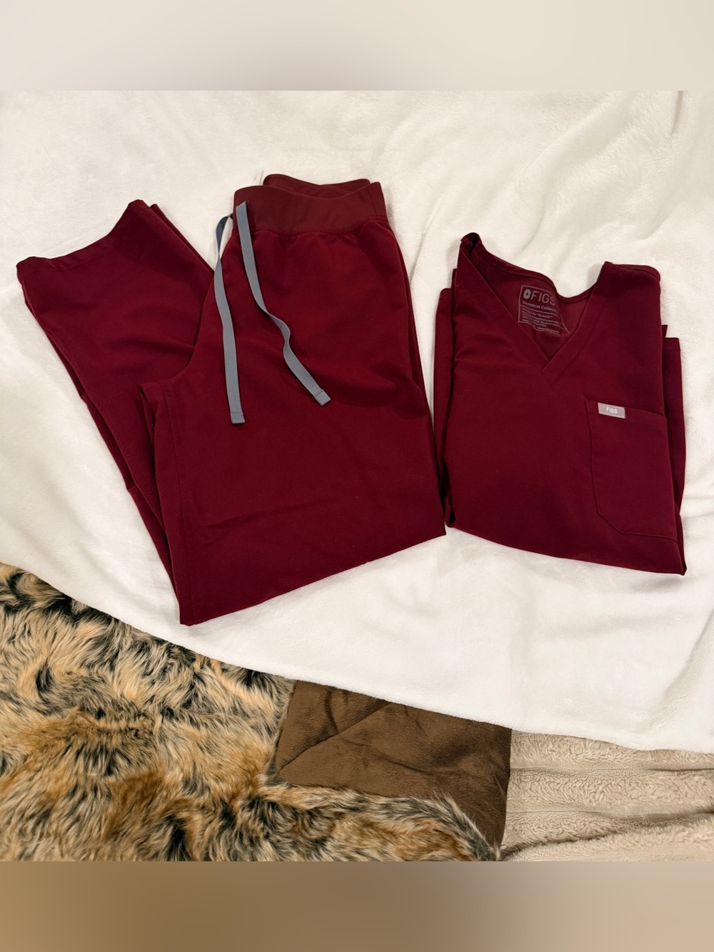 Figs Women's Burgundy Scrub Set